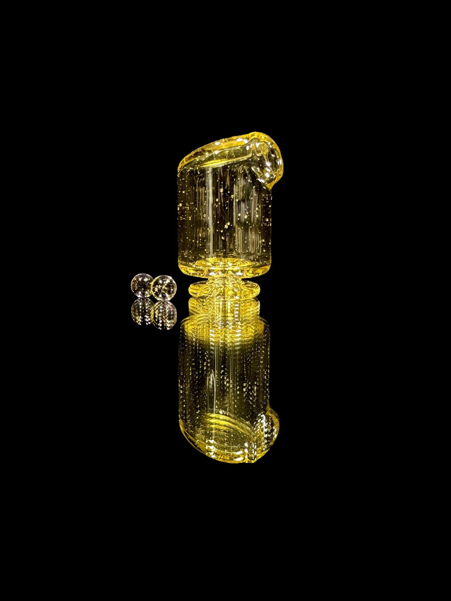 Kizmit Glass Pivot Top