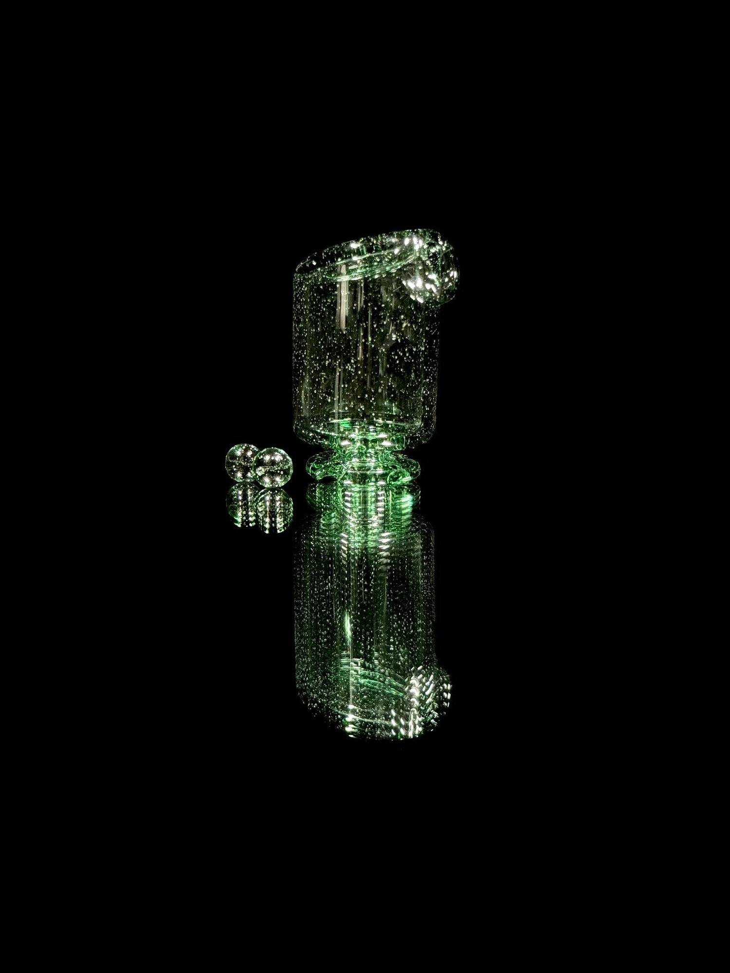 Kizmit Glass Pivot Top