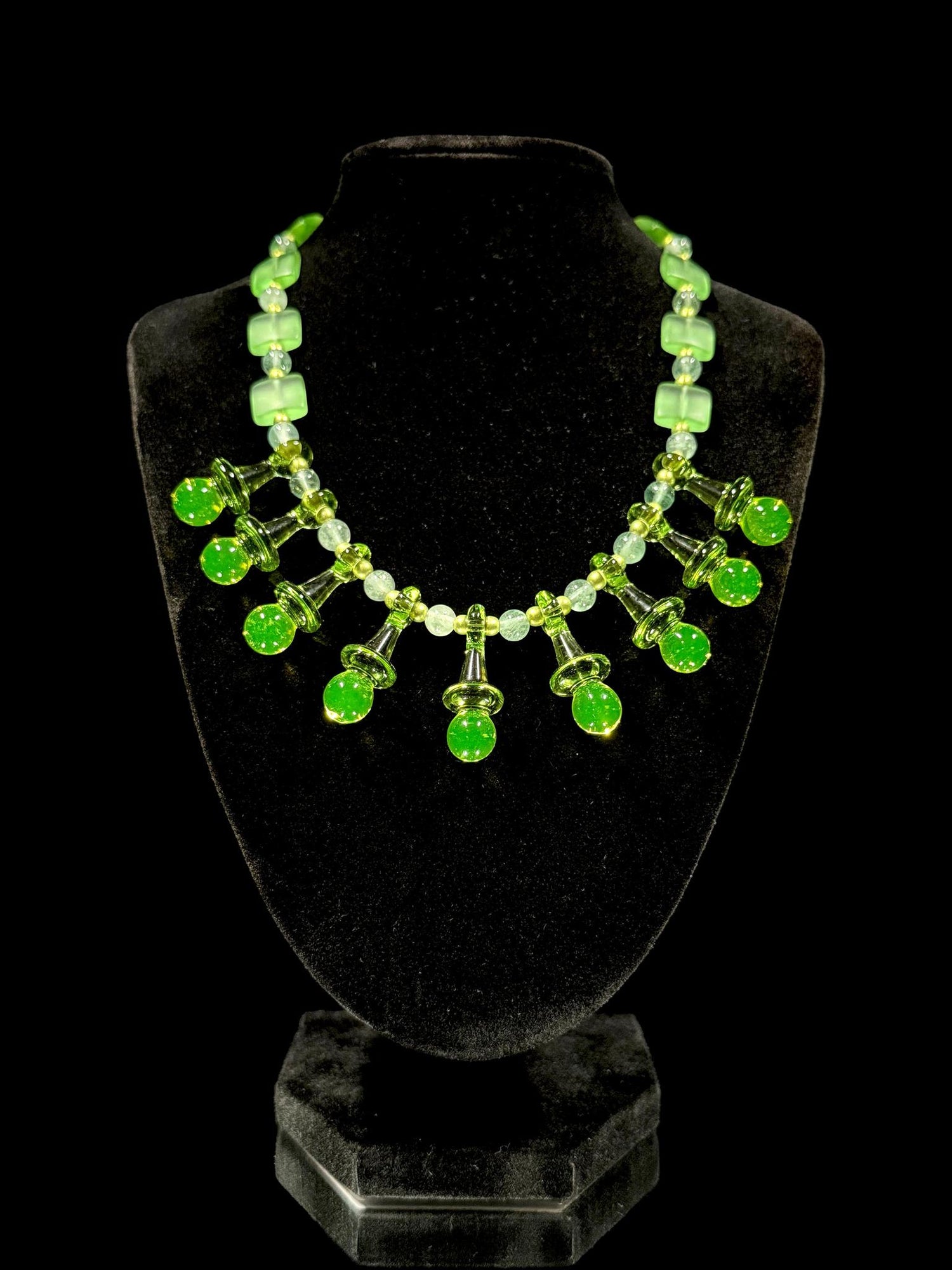 LaceFace Glass Uv Necklace
