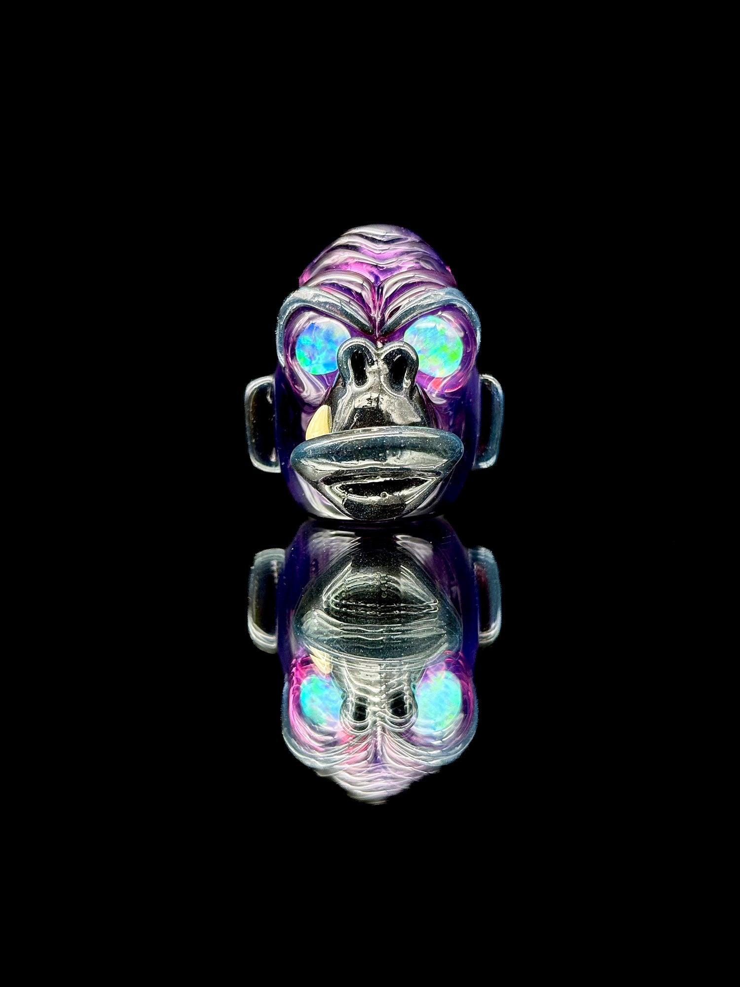 Firefly Glass Standard Size Snaggle Tooth Closed Mouth