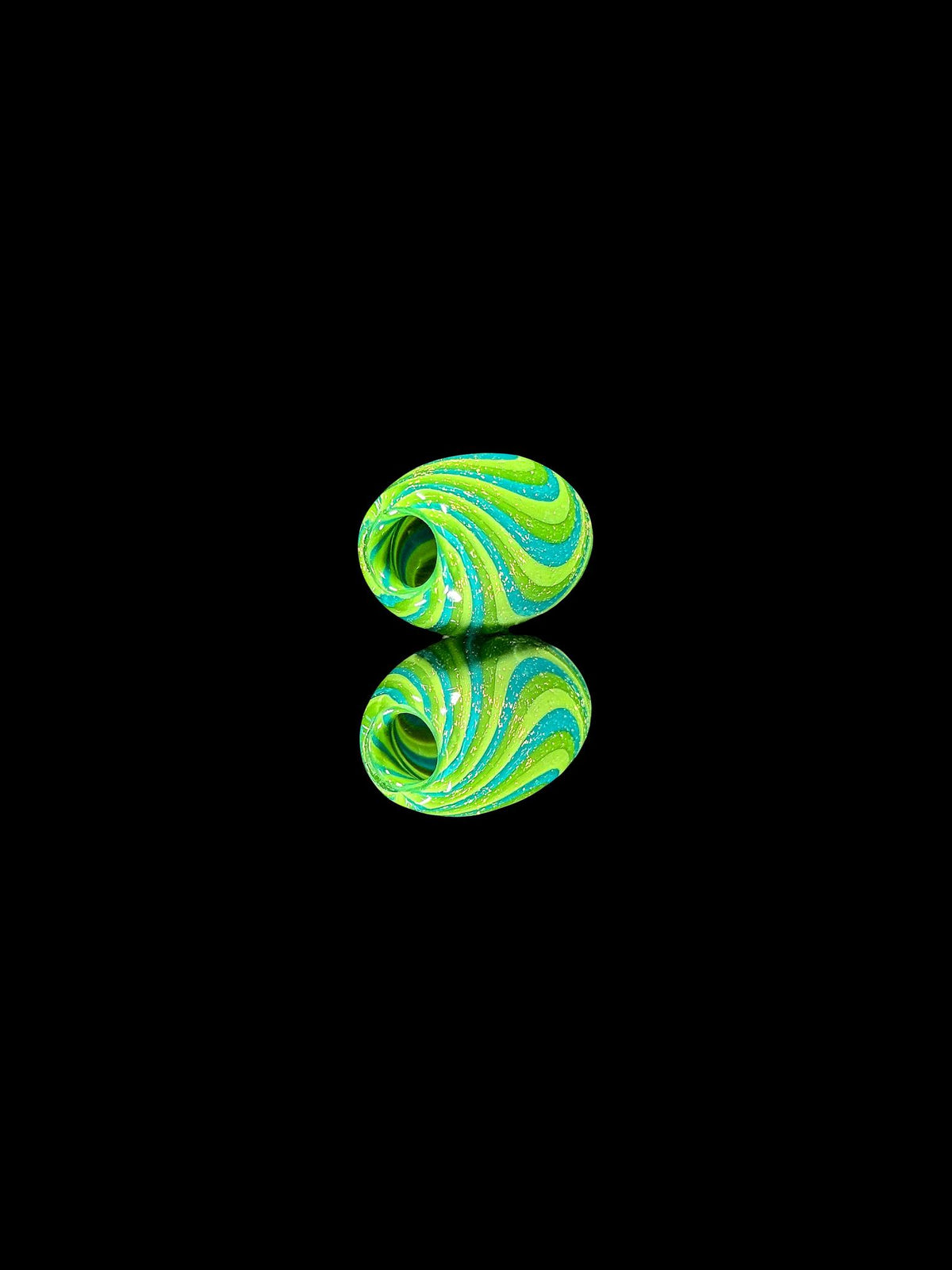 Darby Lg Green Swirl Bead