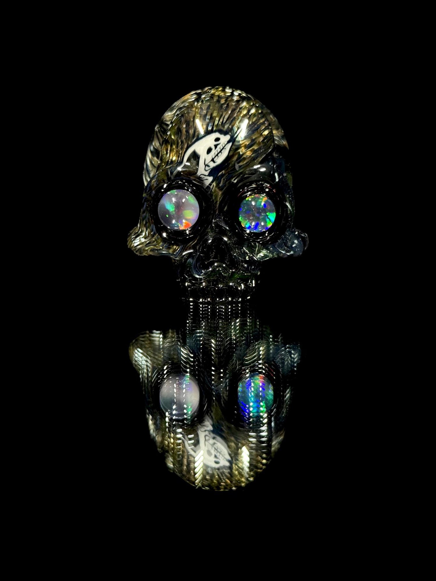 AKM Uv Skull Pendant