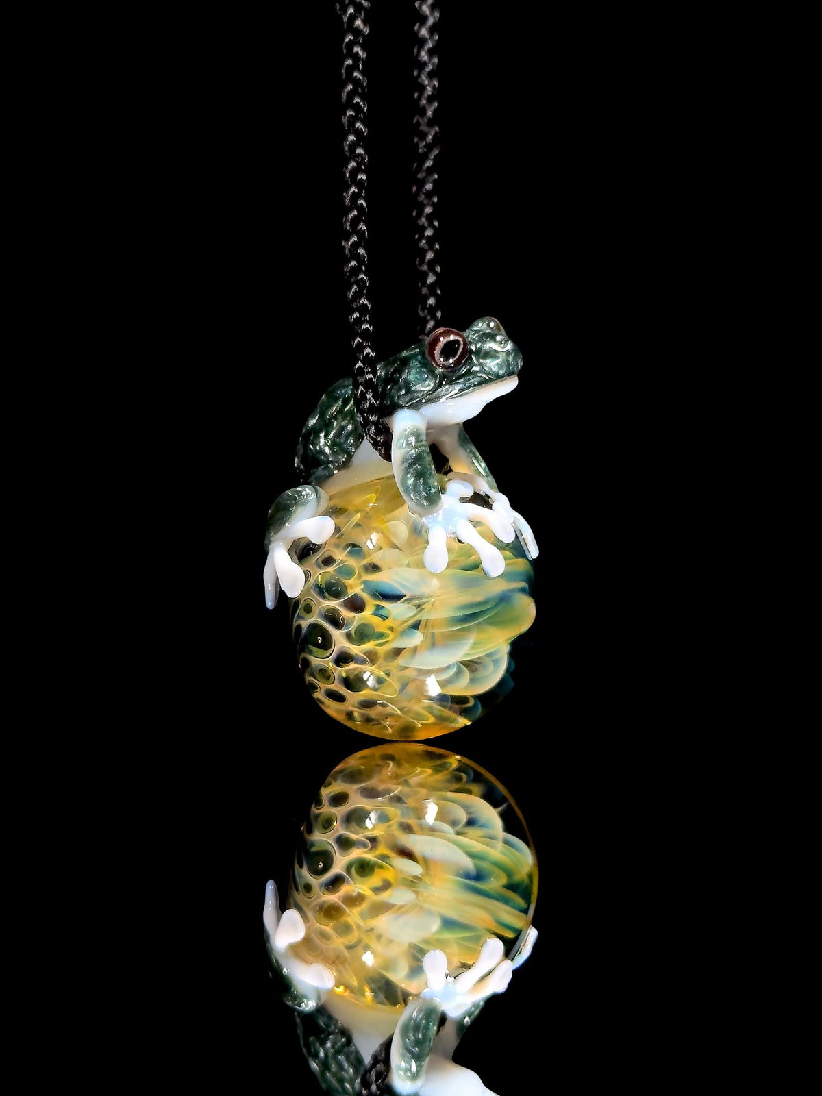 Kengtaro Glass Uv Frog Pendant