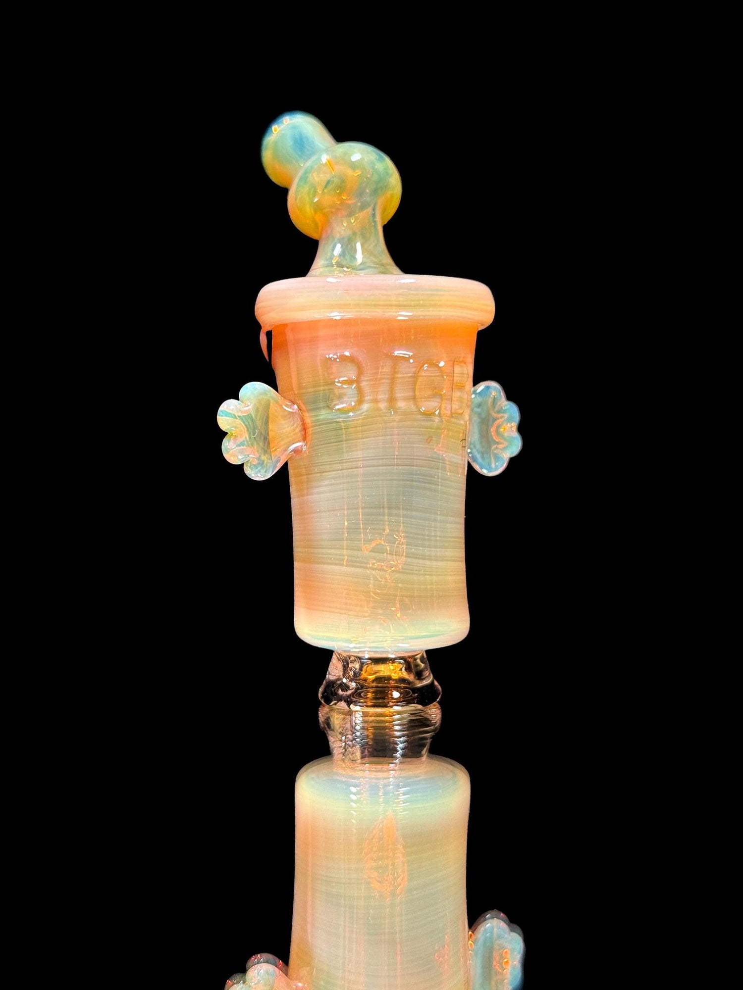 BTGB Shake Pivot Top