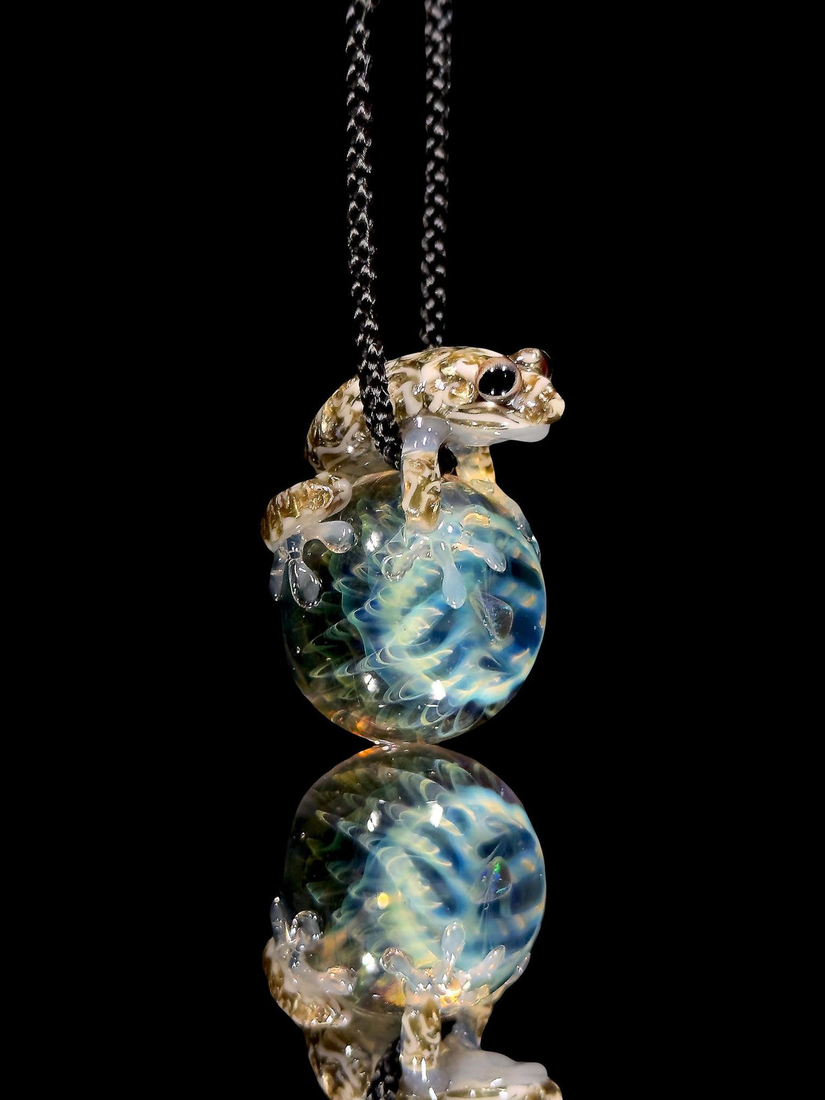 Kengtaro Glass Uv Frog Pendant
