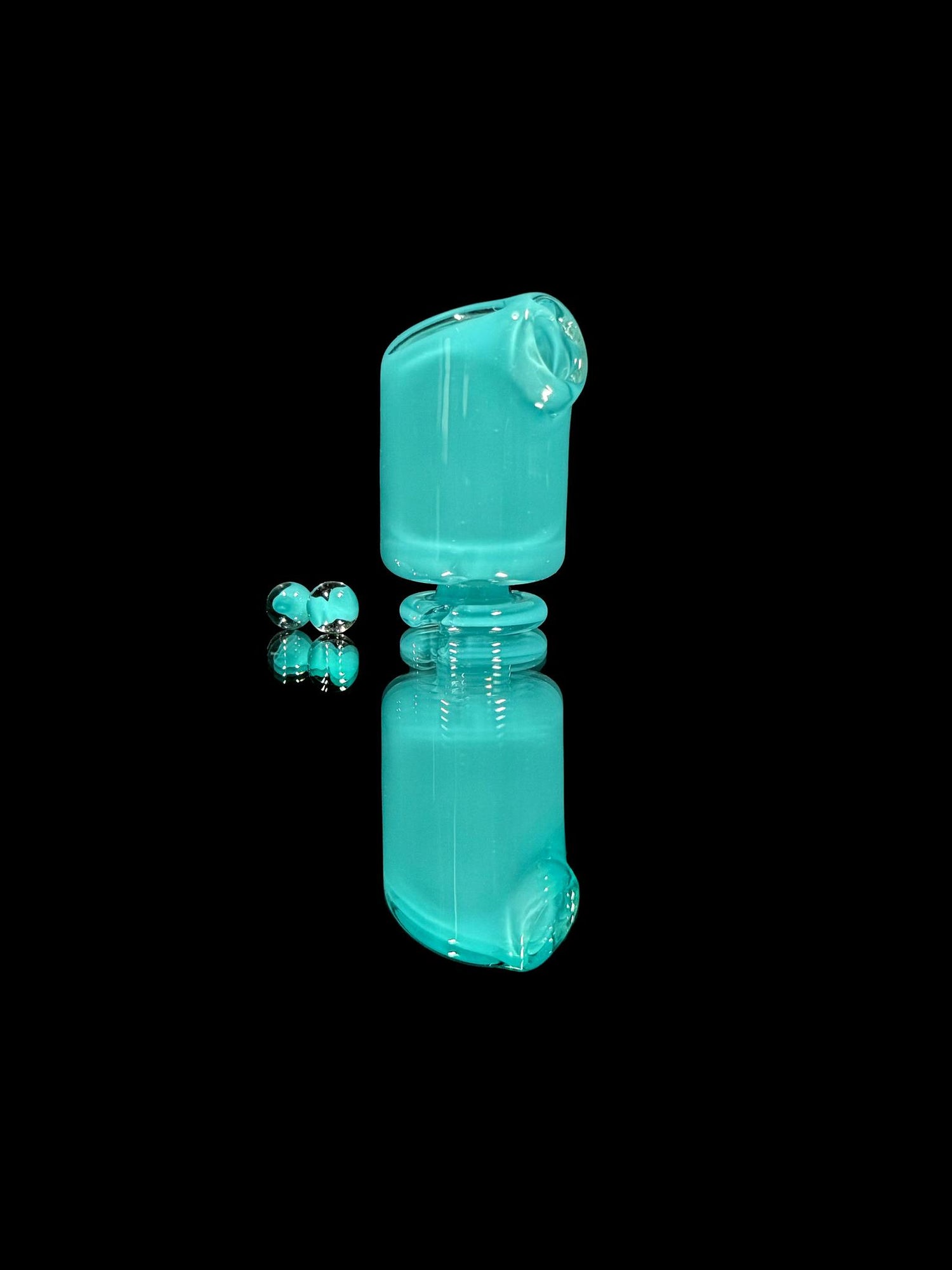 Kizmit Glass Pivot Top