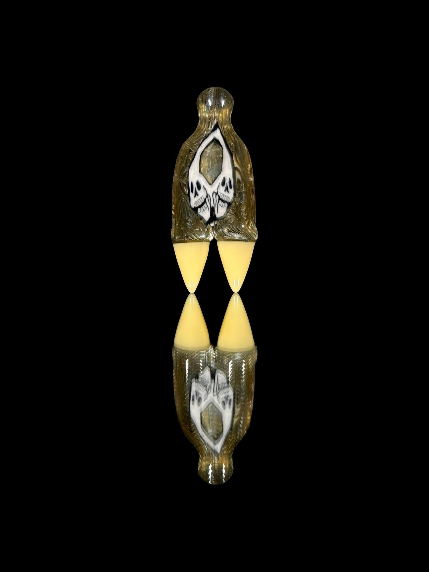 AKM x Elbo Uv Claw Pendant