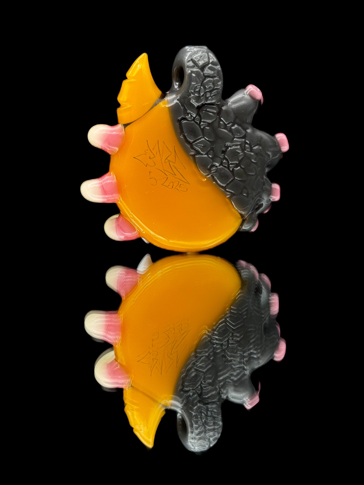 Salt x Ryno Dual Personality Pendy