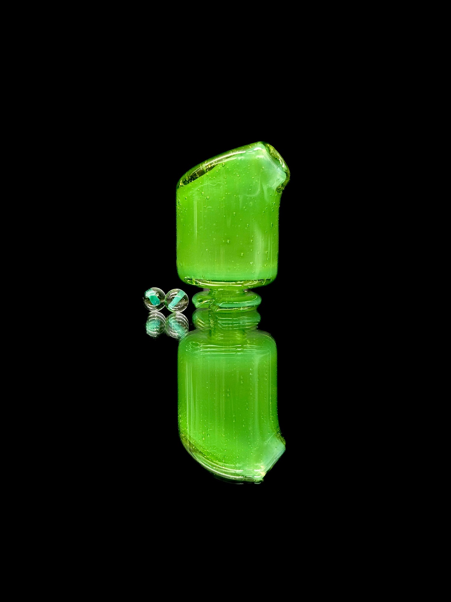 Kizmit Glass Pivot Top