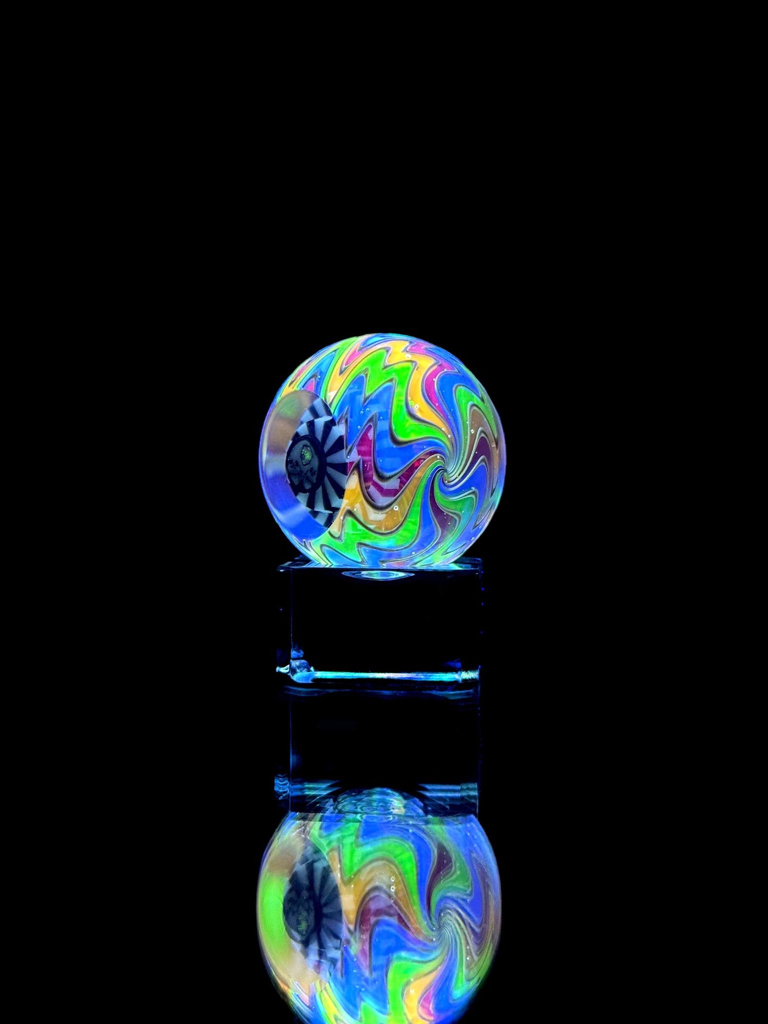 AKM x Renz Uv Marble