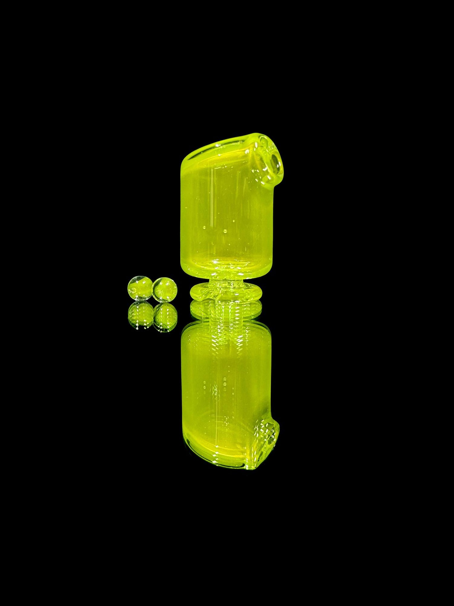 Kizmit Glass Pivot Top