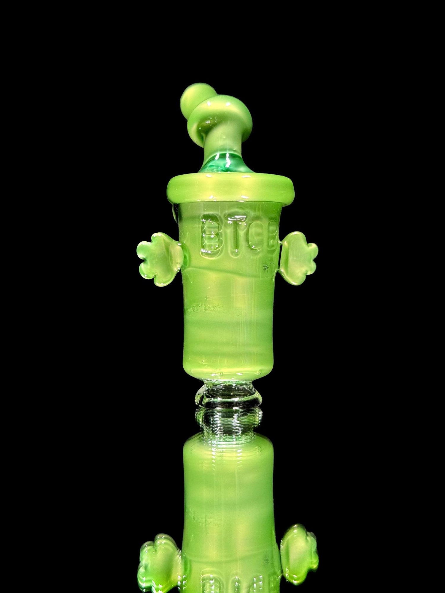 BTGB Shake Pivot Top