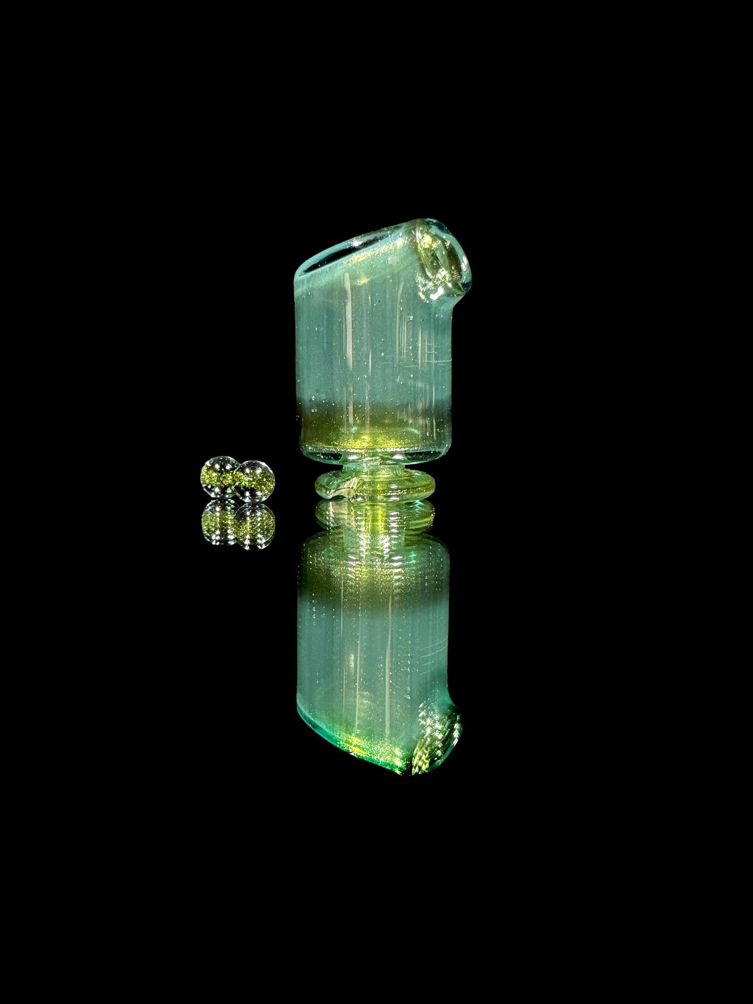 Kizmit Glass Pivot Top