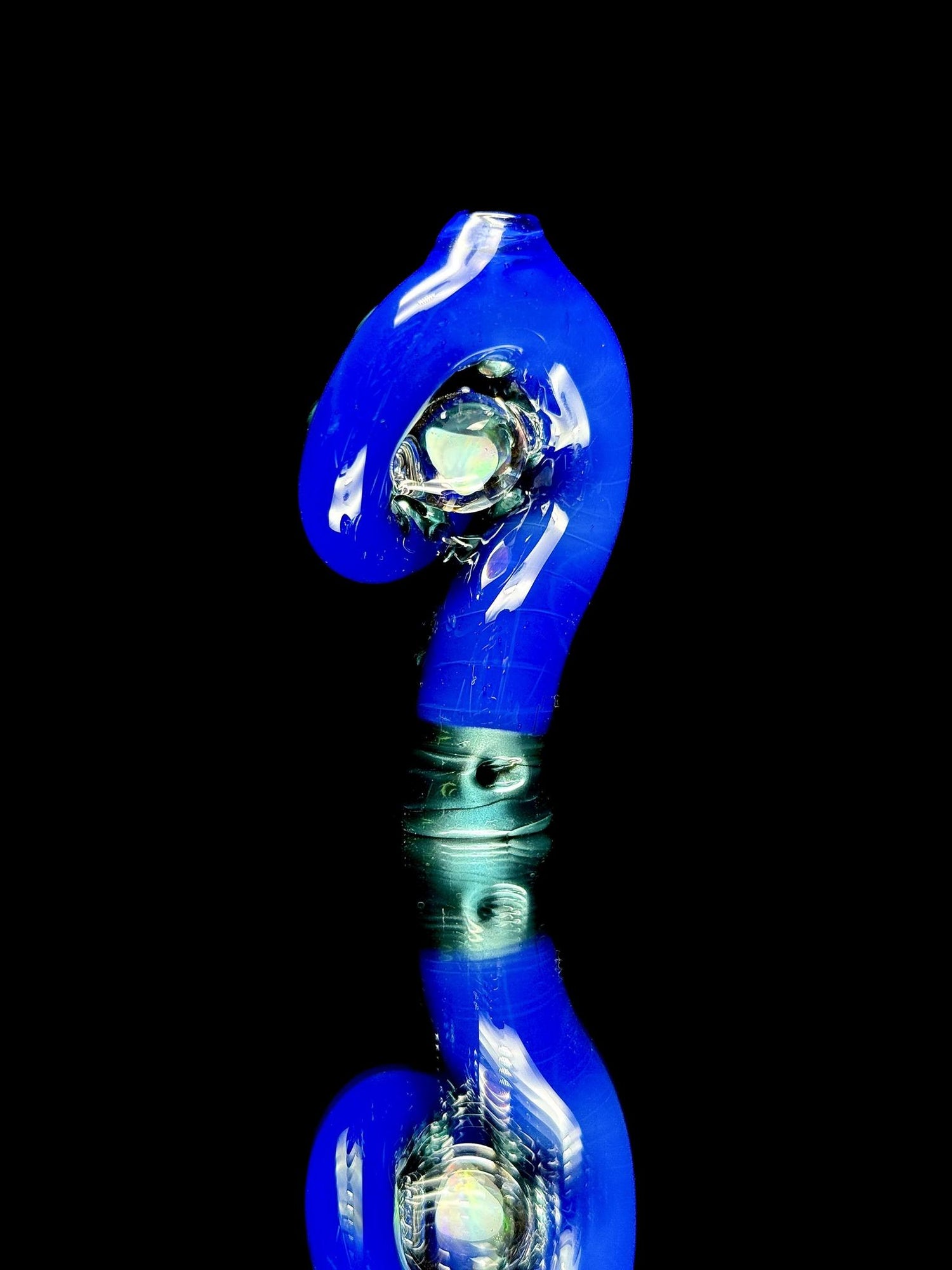Mako Glass Tentacle Pivot Top