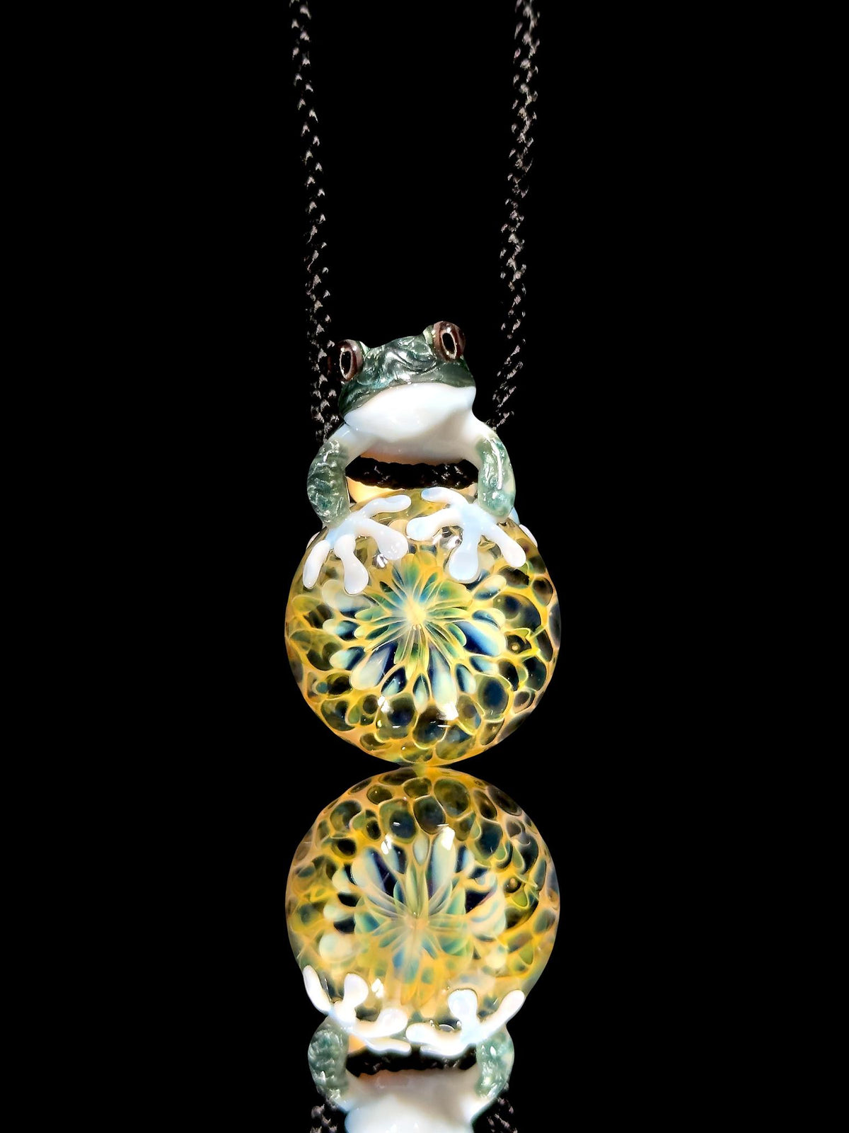 Kengtaro Glass Uv Frog Pendant