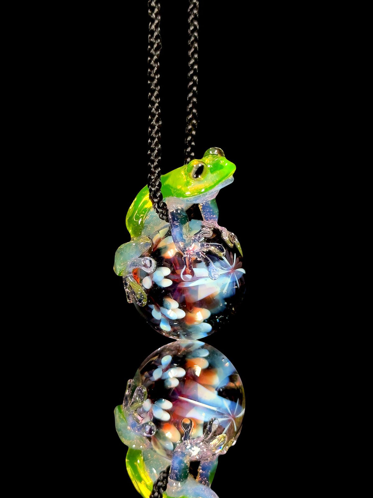Kengtaro Glass Uv Frog Pendant